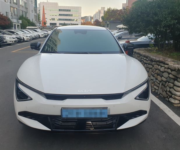 출고된 기아 EV6 전면